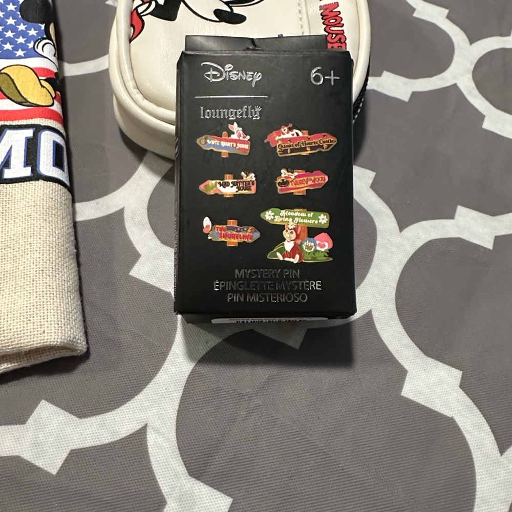 Disney Loungefly Mystery Pin & Primark Bag Bundle - Picture 5 of 10